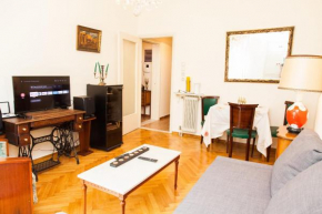 Amazing Renovated apt in Heart of Piraeus!
